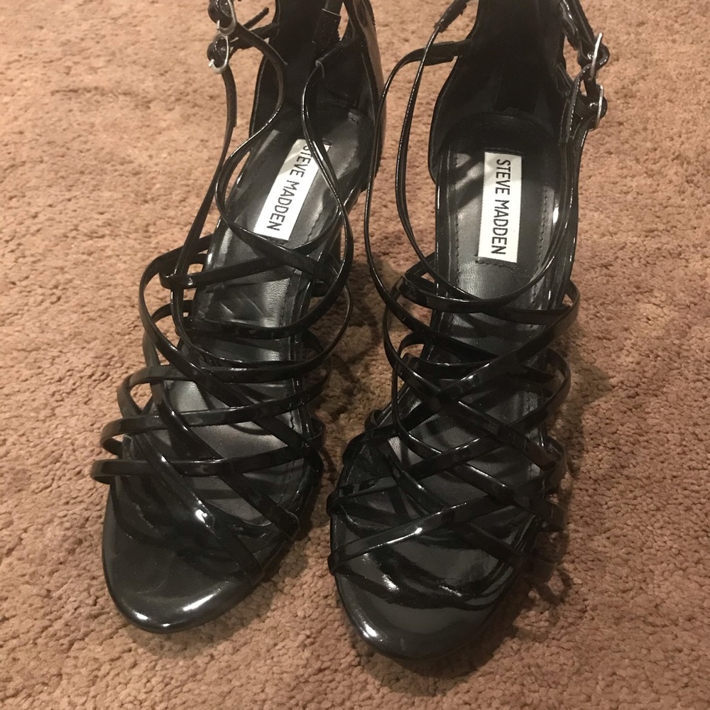 Steve Madden Black Strappy Sandals. 7.5